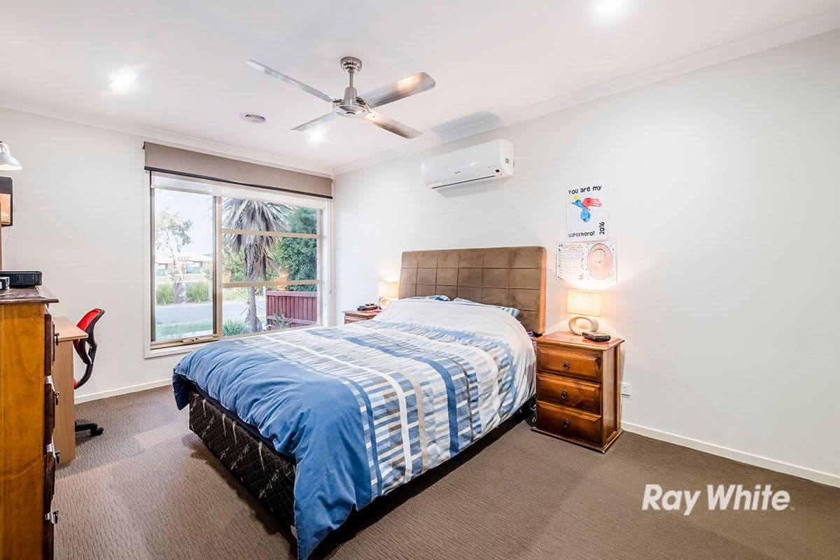 74 Glenelg Street, Clyde North VIC 3978, Clyde North - Thumbnail 2