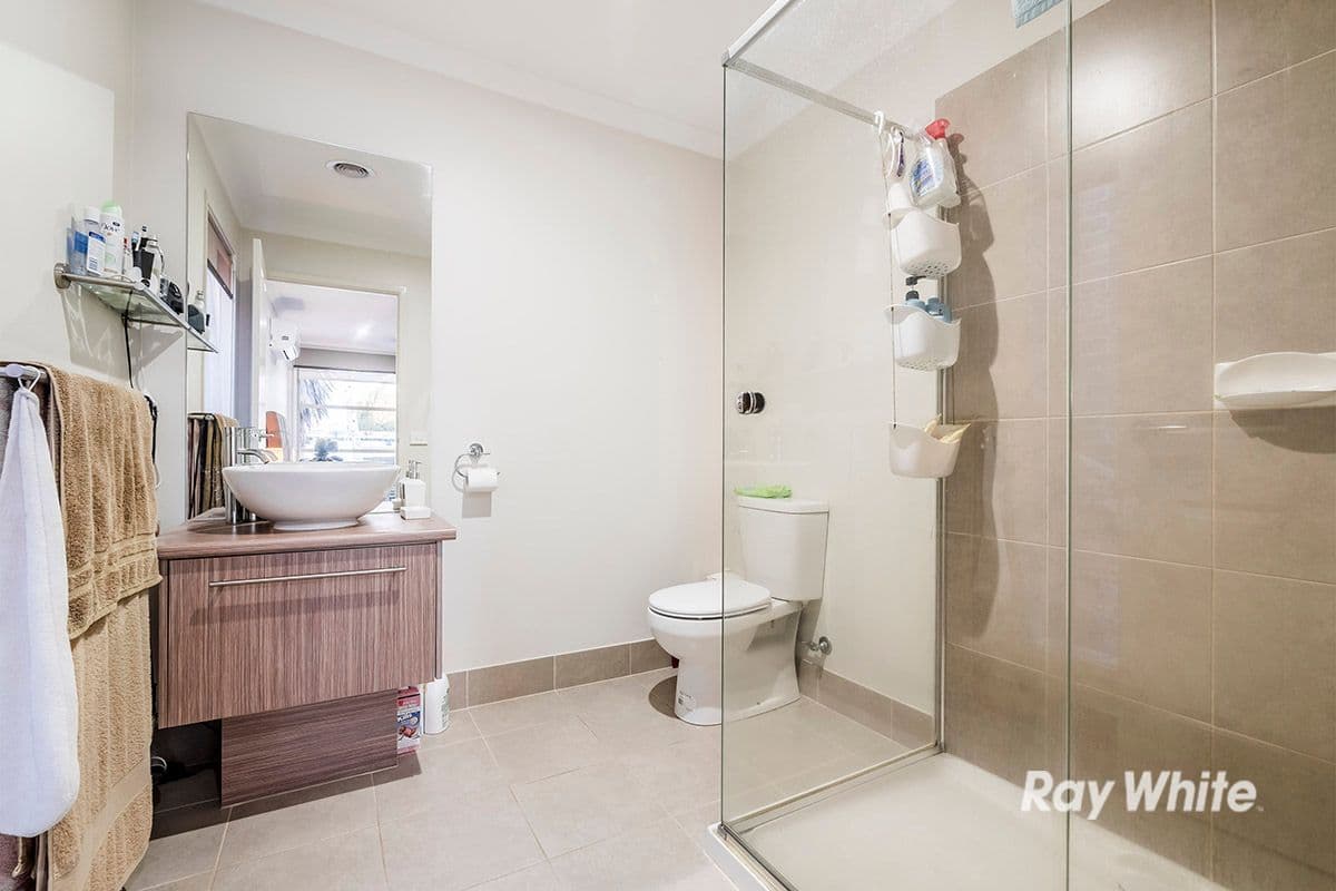 74 Glenelg Street, Clyde North VIC 3978, Clyde North - Thumbnail 3