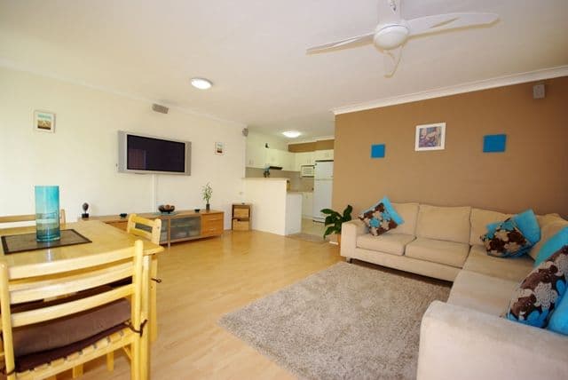 6 'Hampton Gardens', 54 Karbunya Street, MERMAID WATERS QLD 4218, Mermaid Waters - Thumbnail 3
