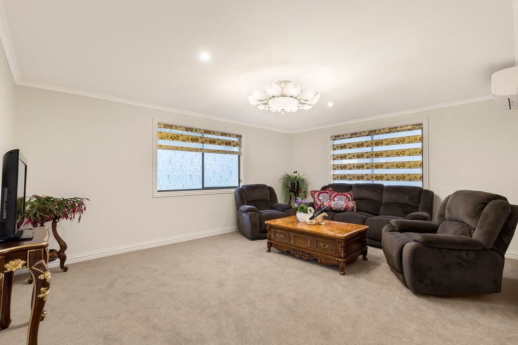 22 Fairway Court, Bundoora VIC 3083, Bundoora - Thumbnail 4