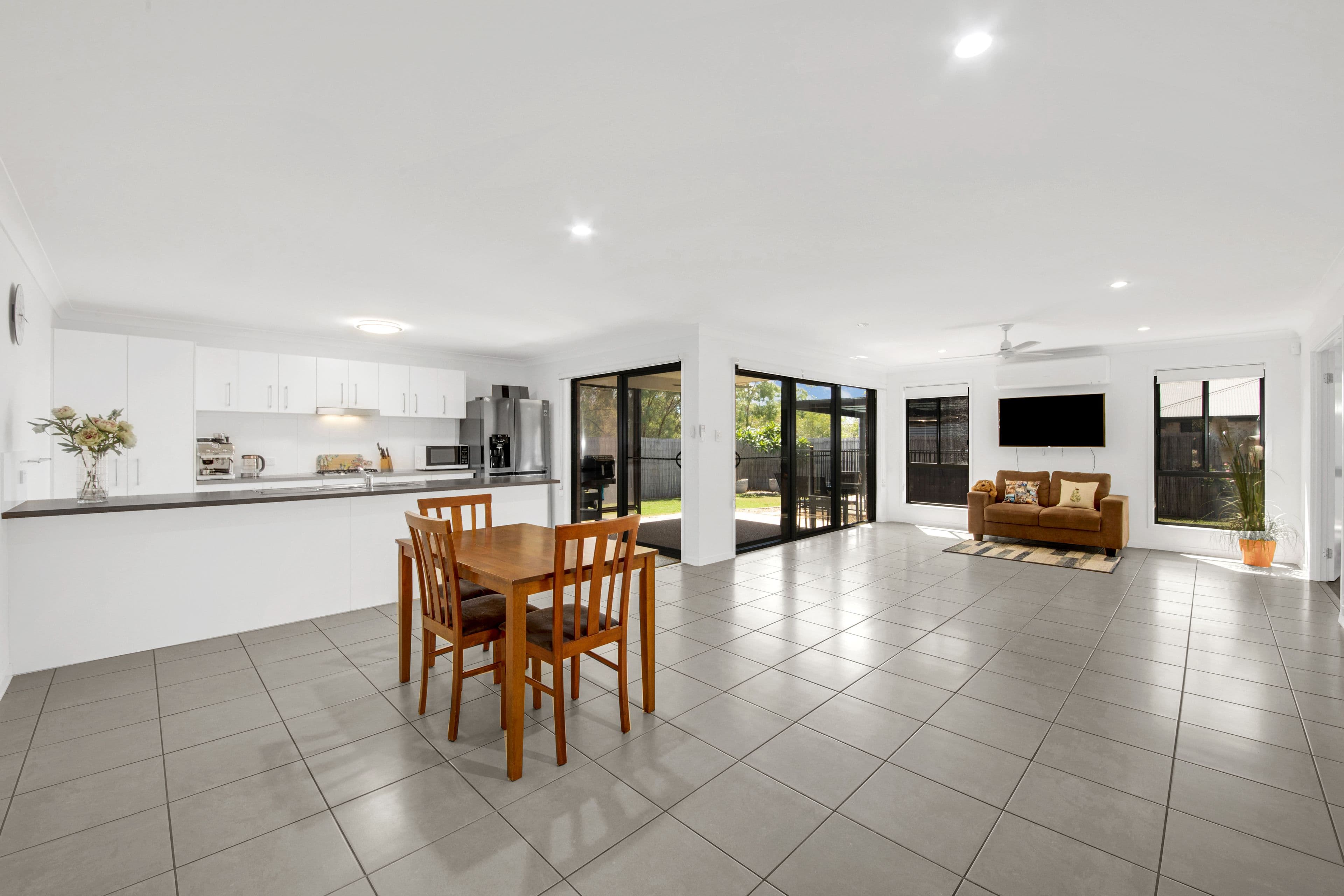 14 Takoko Place, Kirkwood QLD 4680, Kirkwood - Thumbnail 3