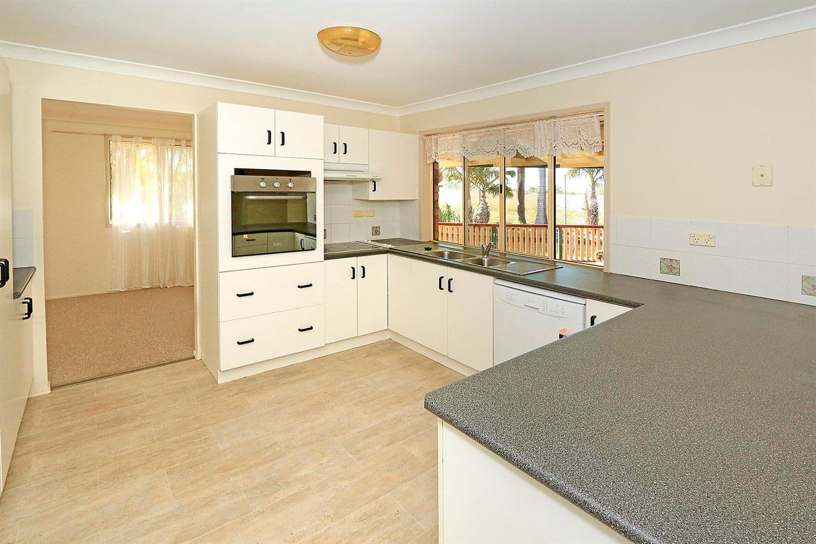 4 Esme Place, Gracemere QLD 4702, Gracemere - Thumbnail 3