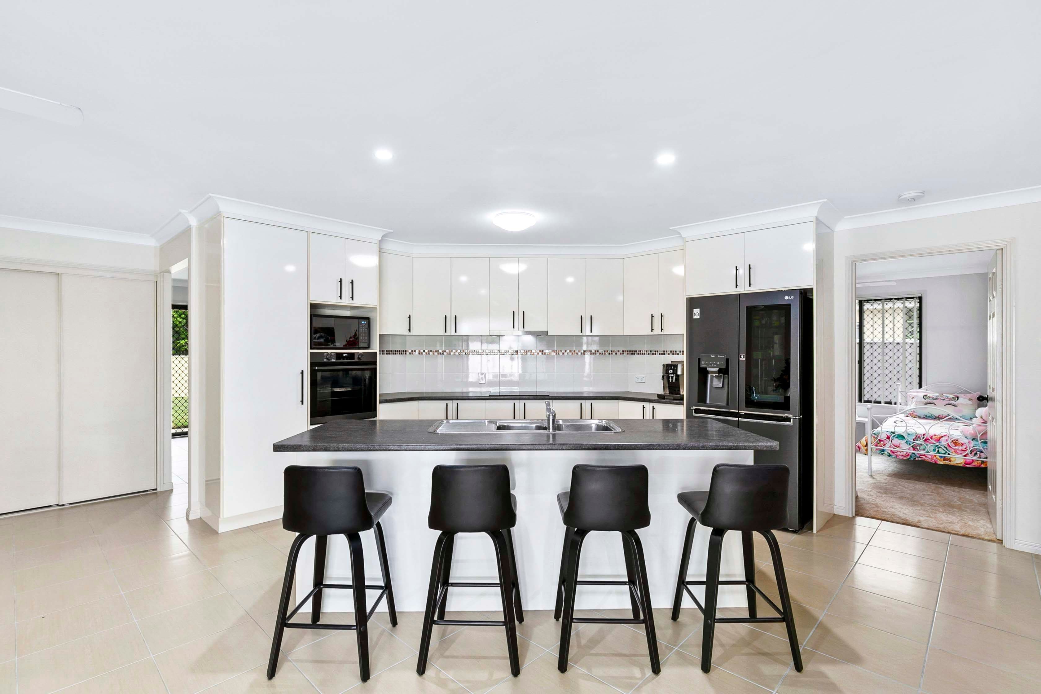 114 Limpus Street, Urangan QLD 4655, Urangan - Thumbnail 7