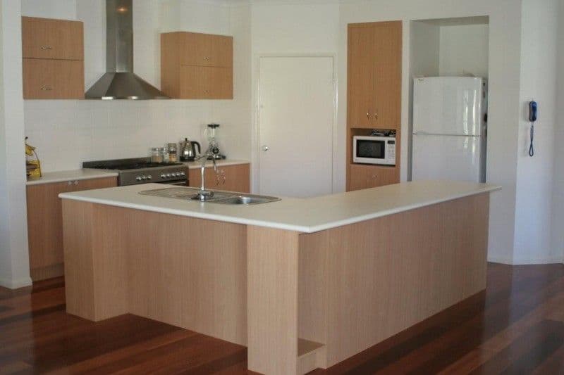 14 Blackfen Court, ARUNDEL QLD 4214, Arundel - Thumbnail 2