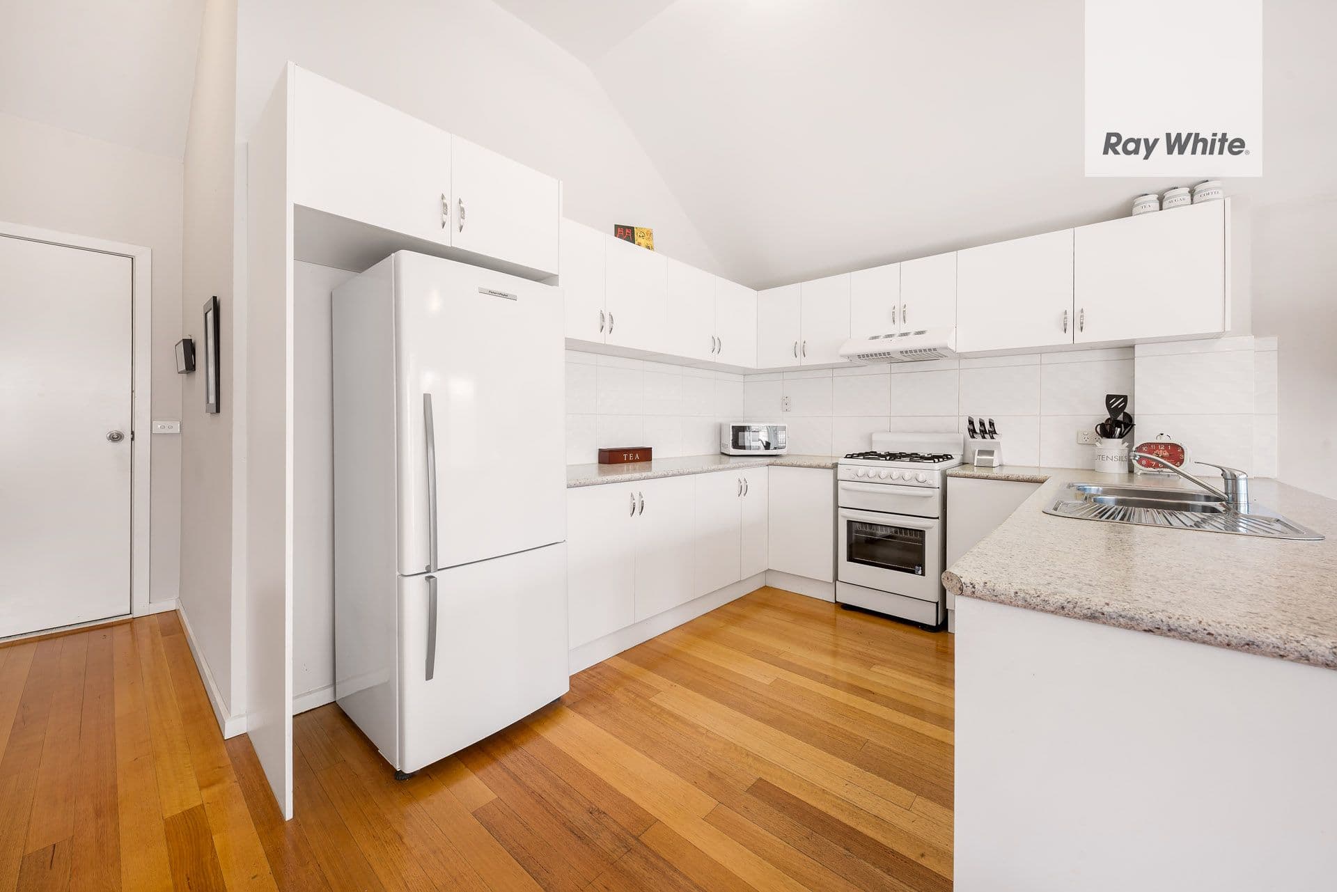 35 Waiora Road, Heidelberg Heights VIC 3081, Heidelberg Heights - Thumbnail 4