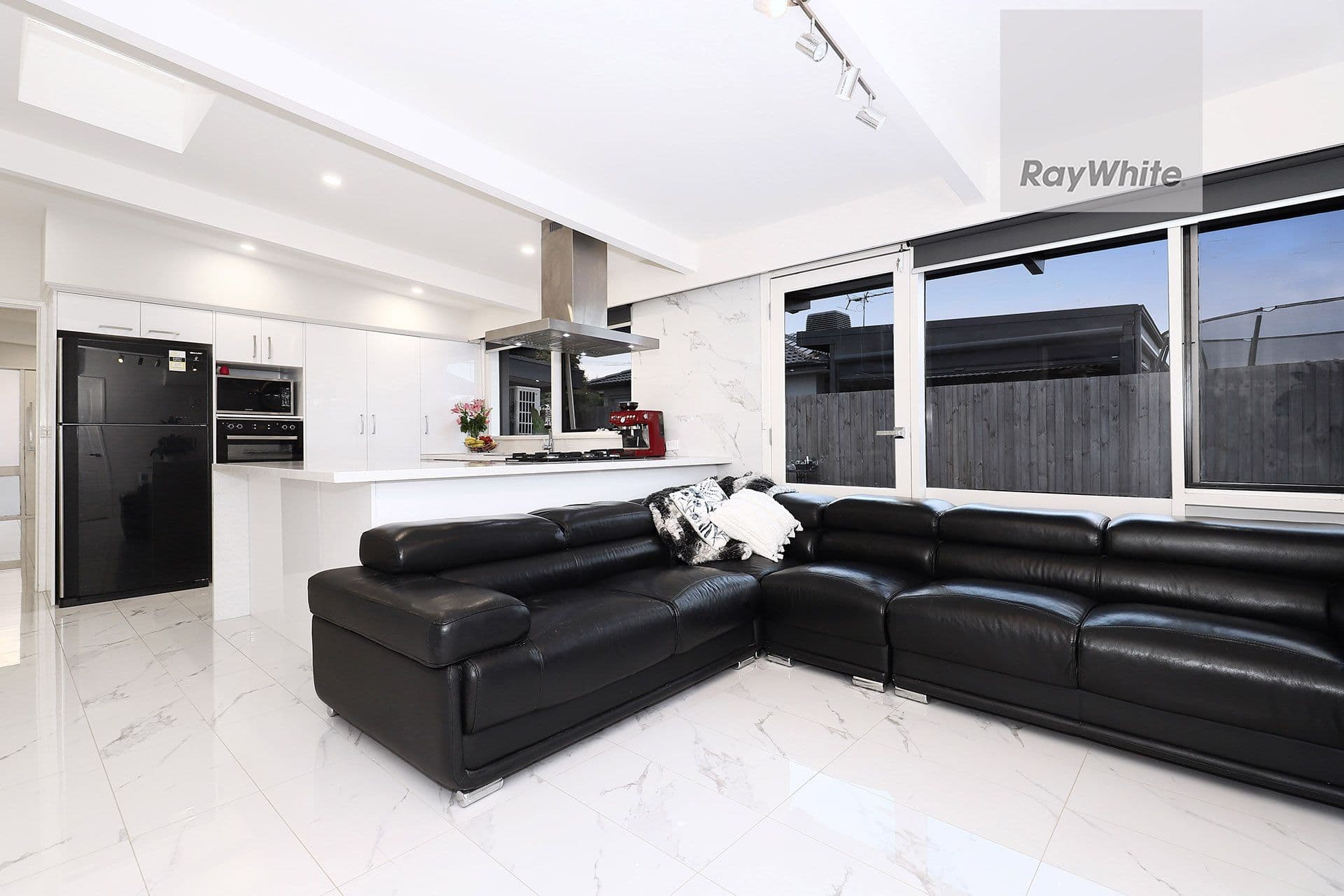15 Elmhurst Road, Gladstone Park VIC 3043, Gladstone Park - Thumbnail 7