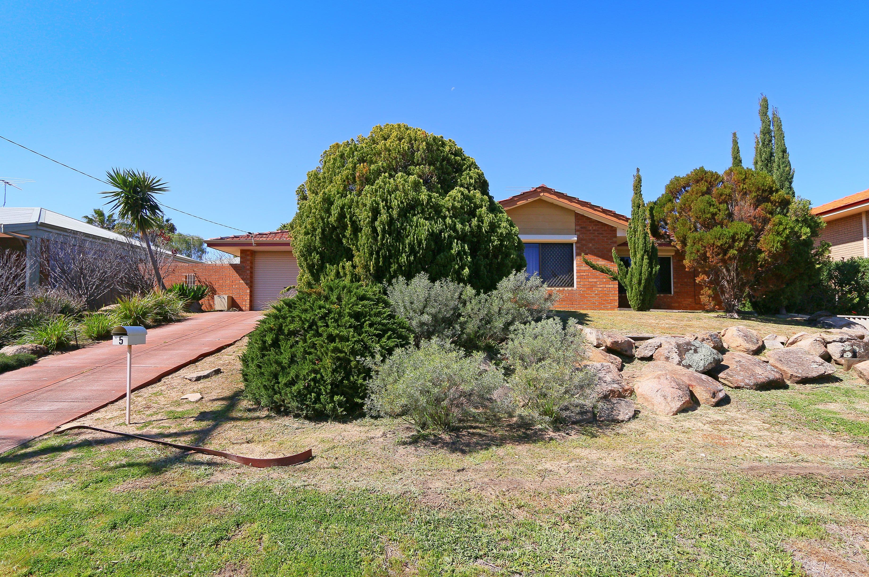 5 Pinewood Avenue, Kardinya WA 6163, Kardinya - Image 1