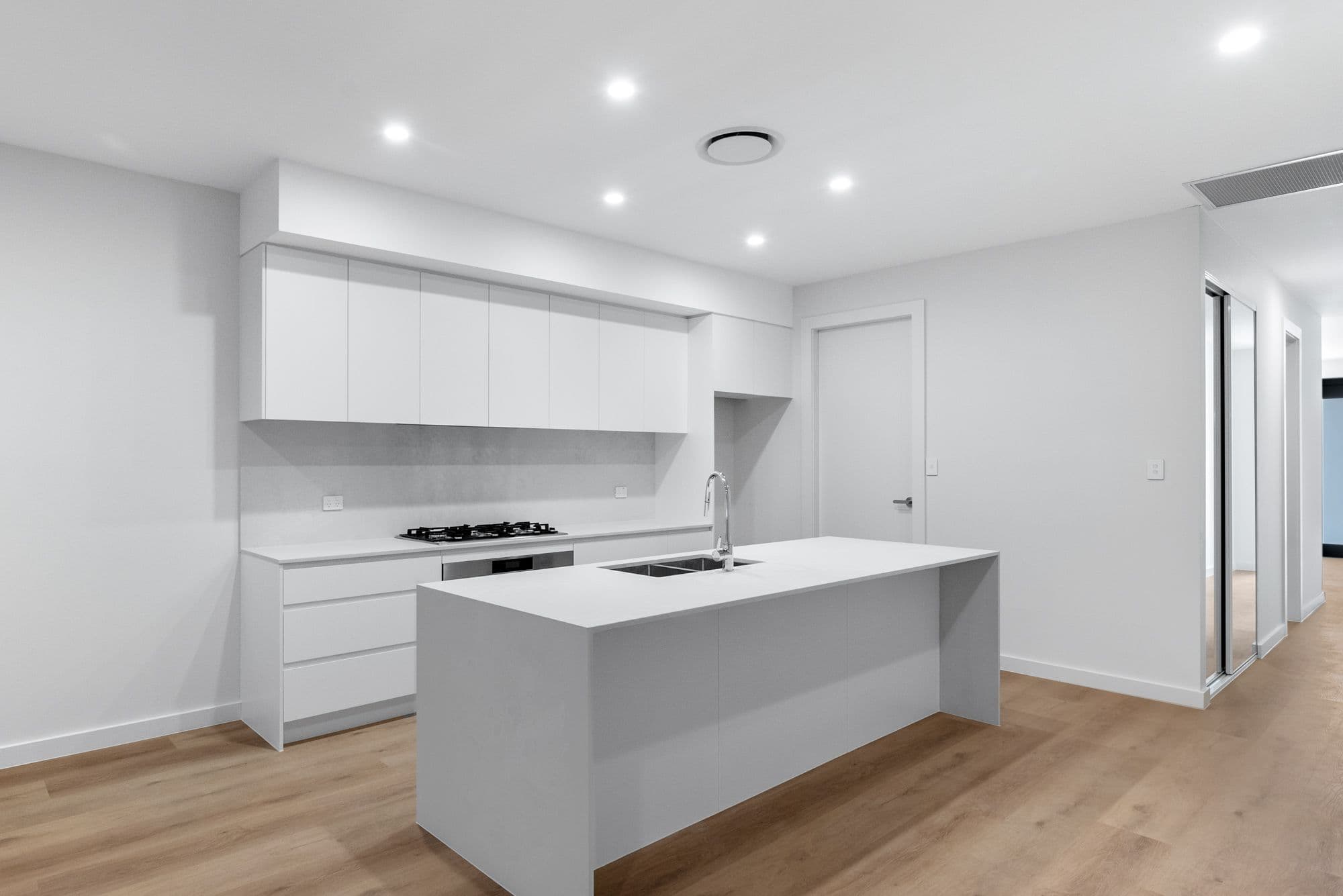 10 Rosedale Street, Tahmoor NSW 2573, Tahmoor - Thumbnail 2
