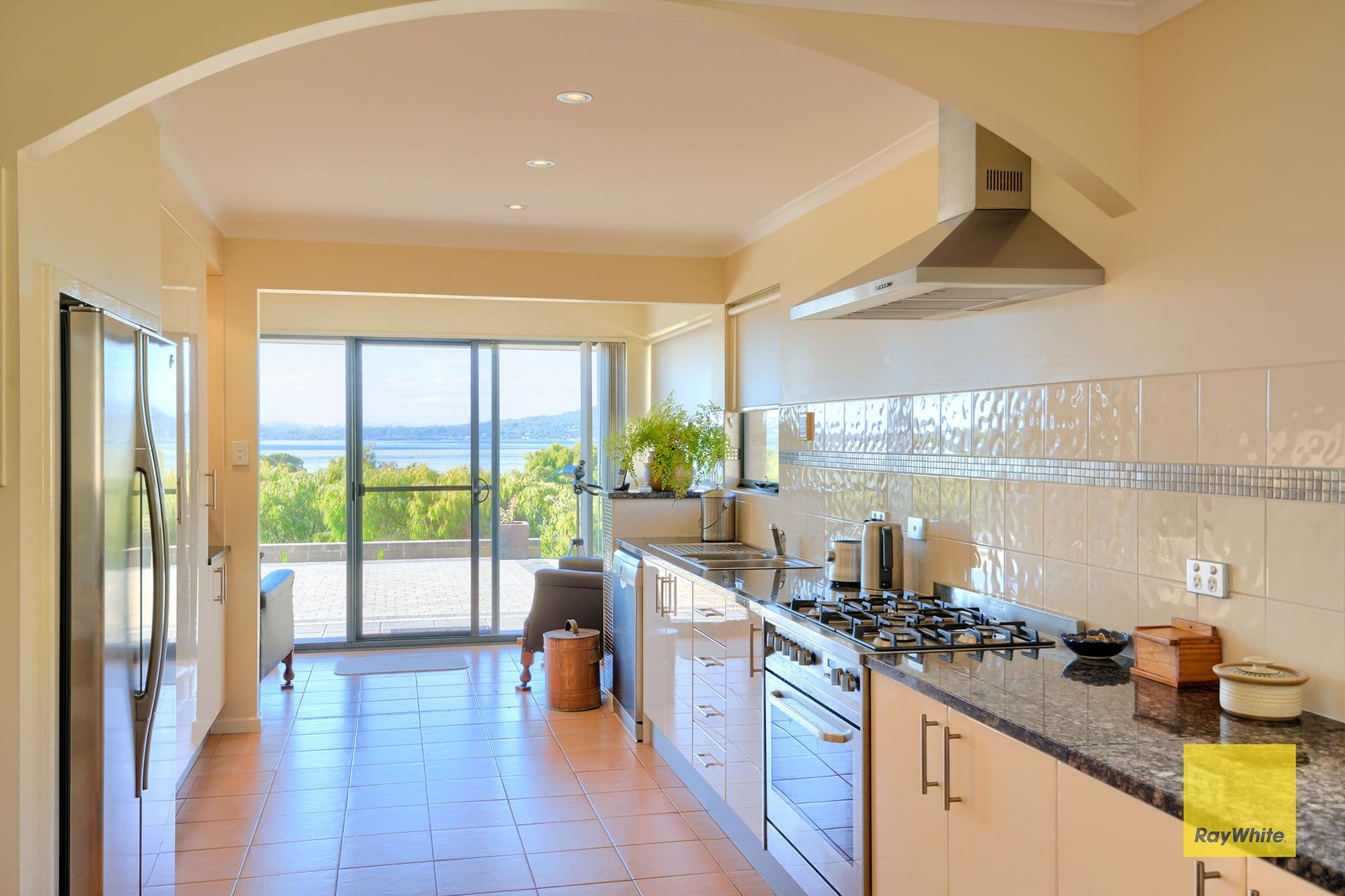 94 Bay View Drive, Little Grove WA 6330, Little Grove - Thumbnail 3