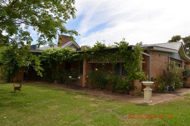 23 Doreen Cr, Ellen Grove, Ellen Grove - Image 1