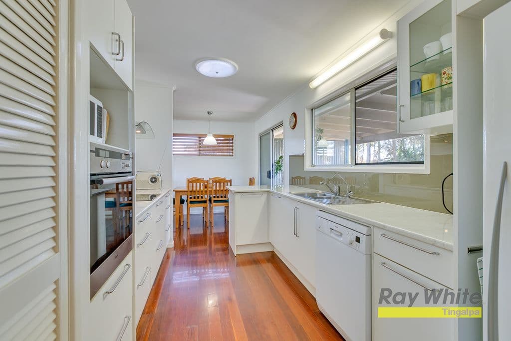 16 Barbara Street, MANLY WEST QLD 4179, Manly West - Thumbnail 2
