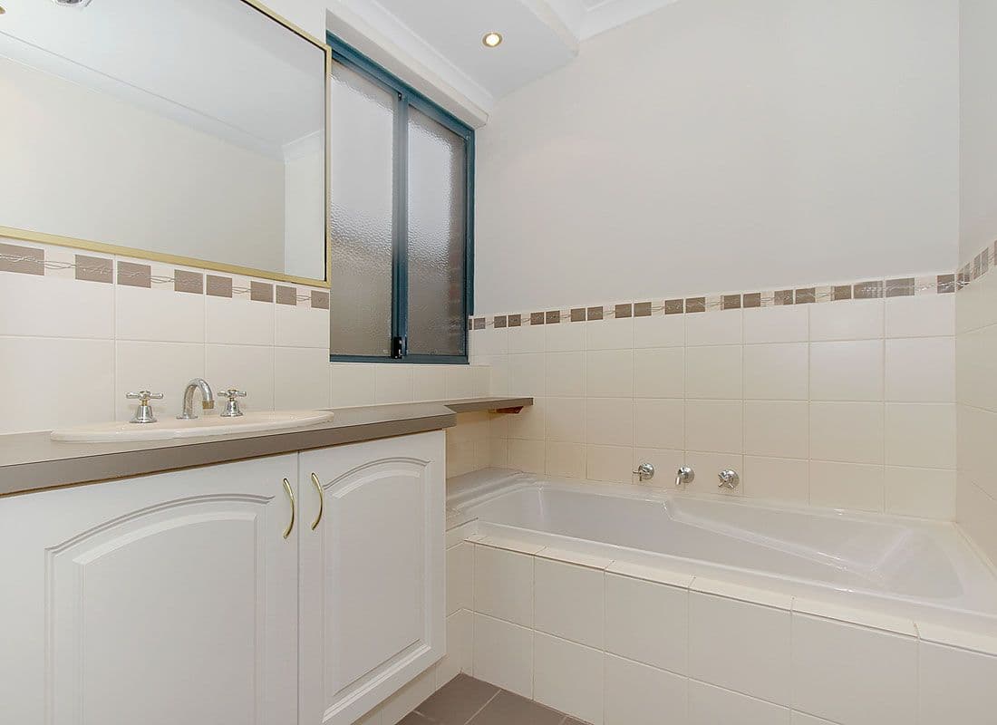 77 Waterfoot Loop, CANNING VALE WA 6155, Canning Vale - Thumbnail 6