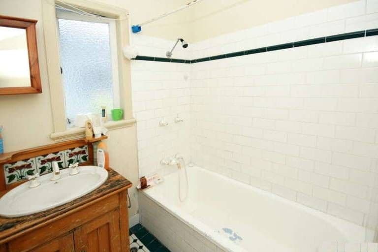 37 Gilbert Road, WINDSOR QLD 4030, Windsor - Thumbnail 6
