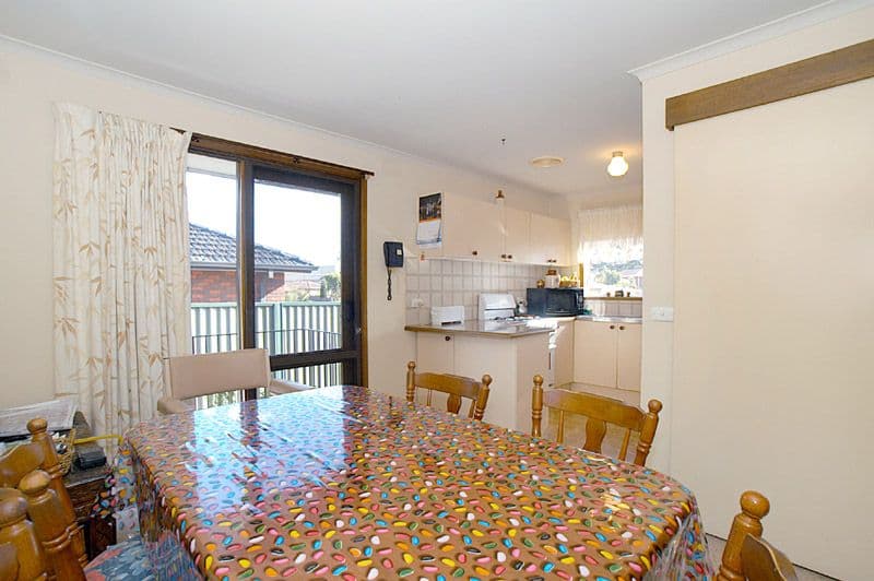 32 Timberglade Drive, NOBLE PARK NORTH VIC 3174, Noble Park North - Thumbnail 4