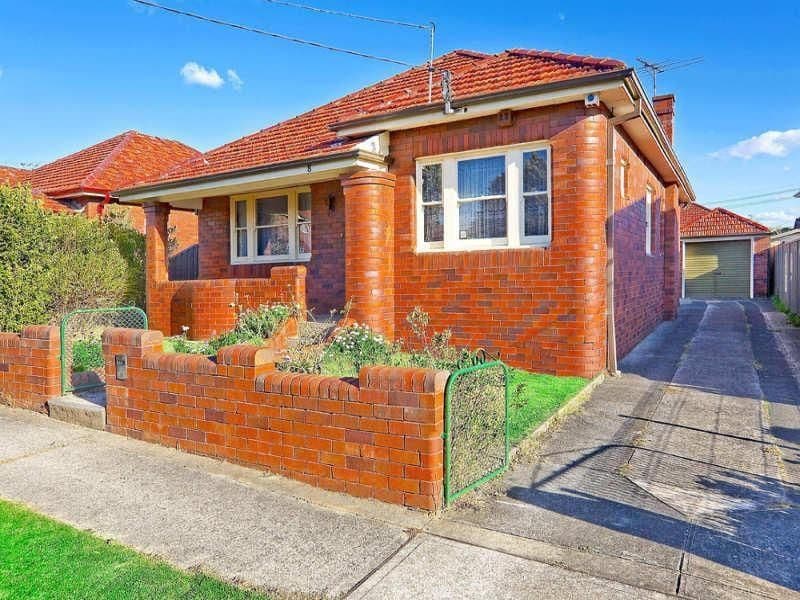 8 Nicholas Avenue, Concord - Image 1