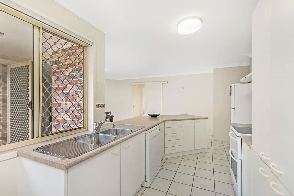 31 Appleyard Crescent, Coopers Plains QLD 4108, Coopers Plains - Thumbnail 3