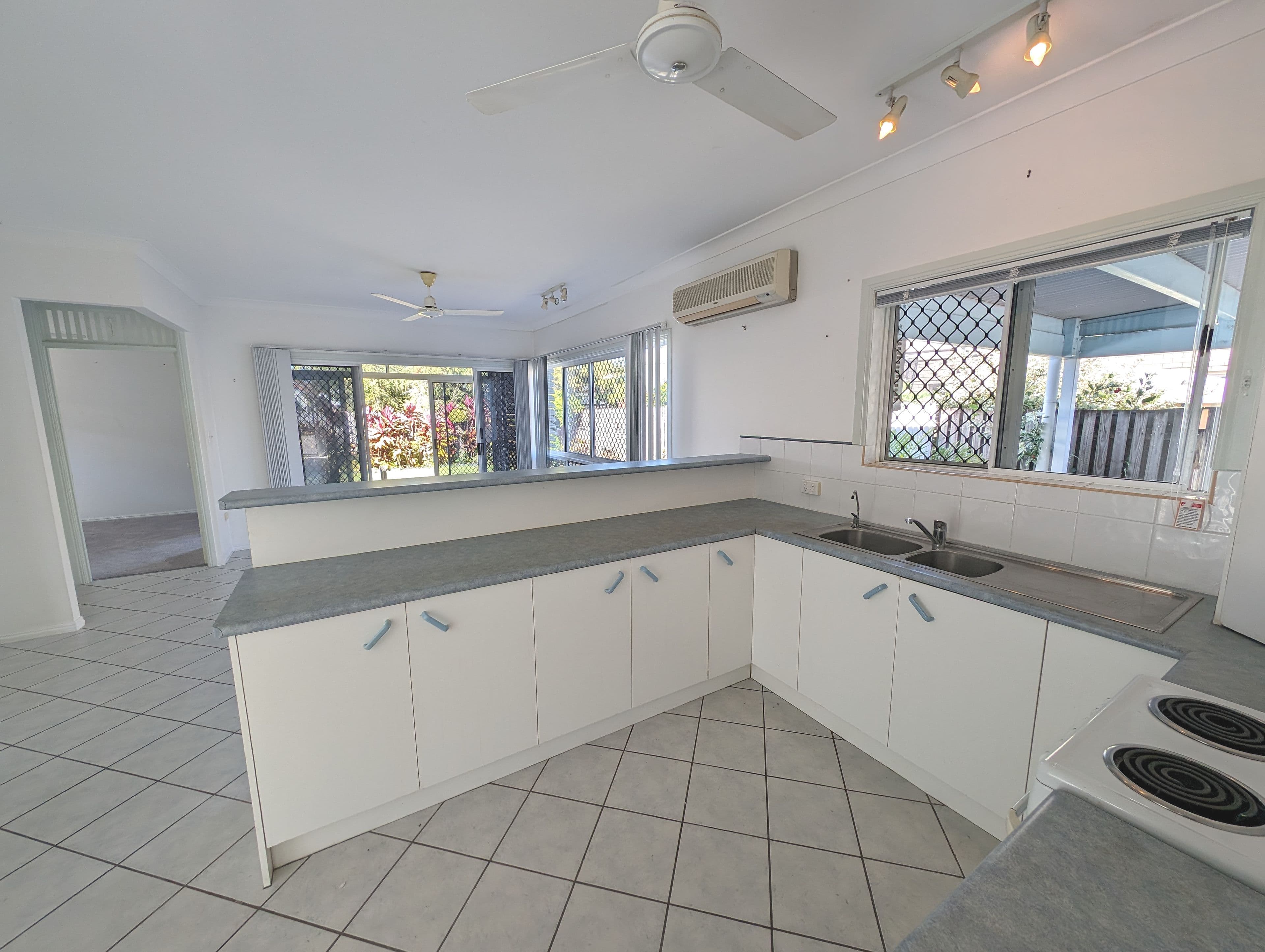 18 Vascoe Lane, Kirwan QLD 4817, Kirwan - Thumbnail 2