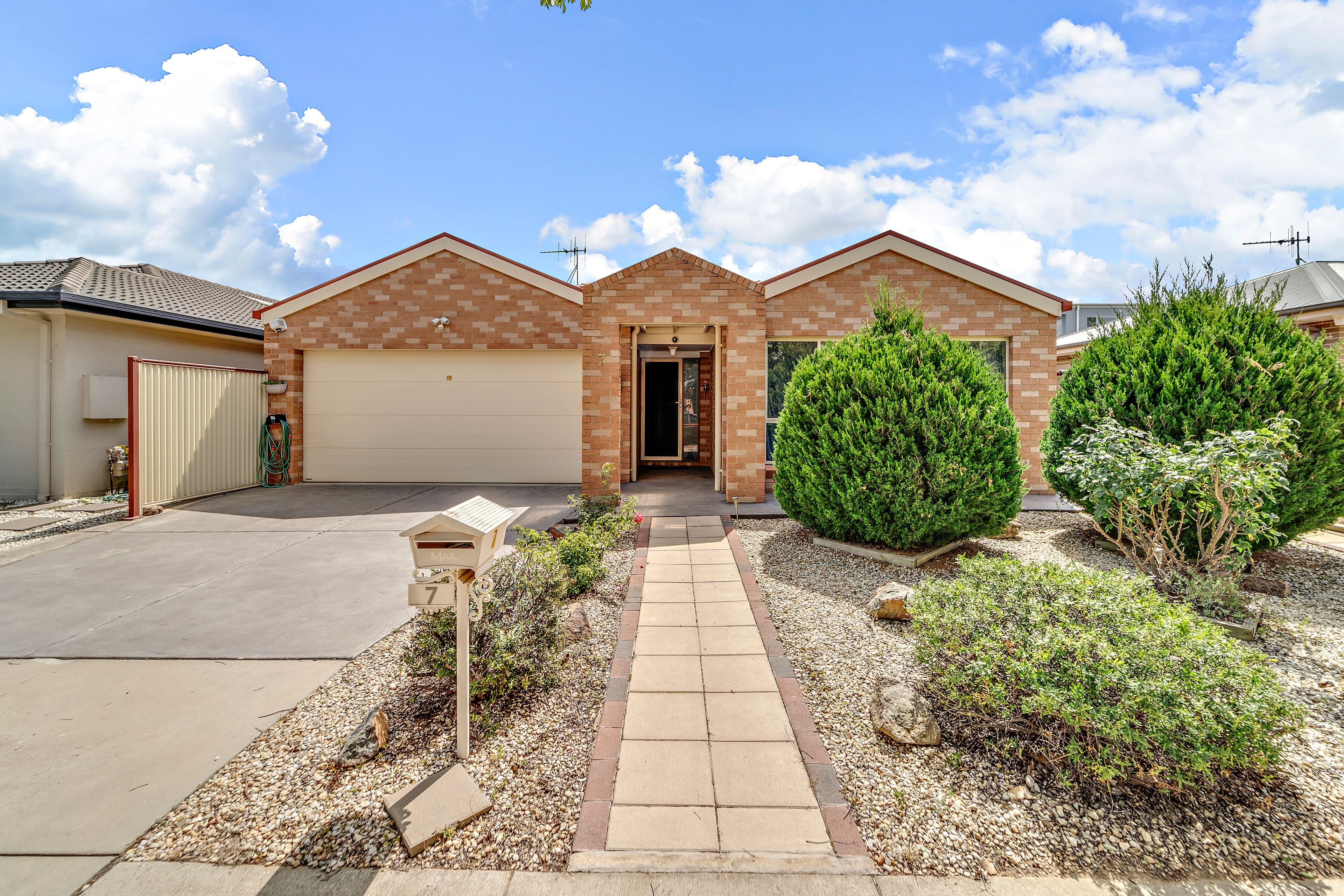 7 Joan Bradley Street, Franklin ACT 2913, Franklin - Thumbnail 2