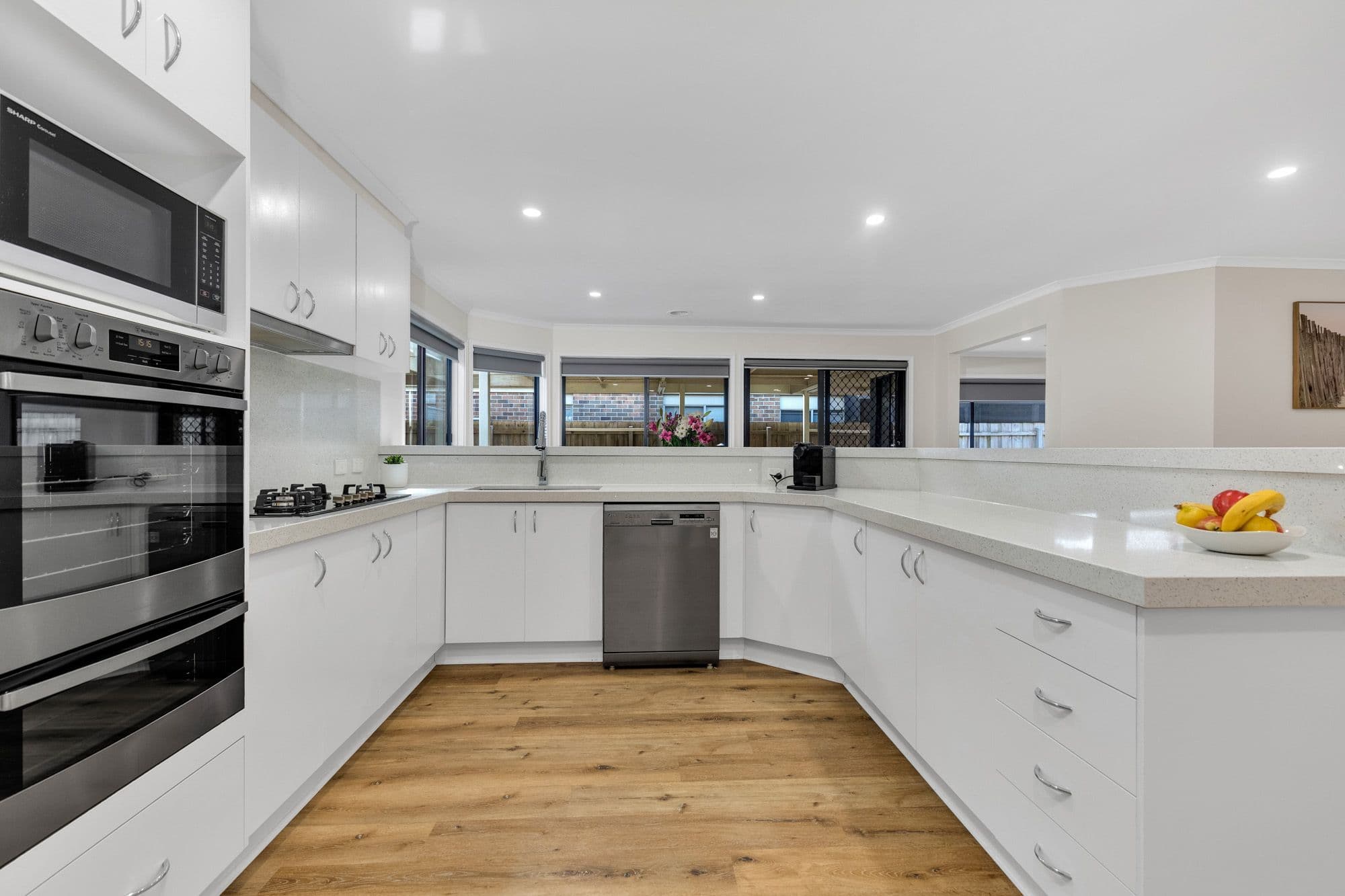 42 Grant Avenue, Werribee VIC 3030, Werribee - Thumbnail 2