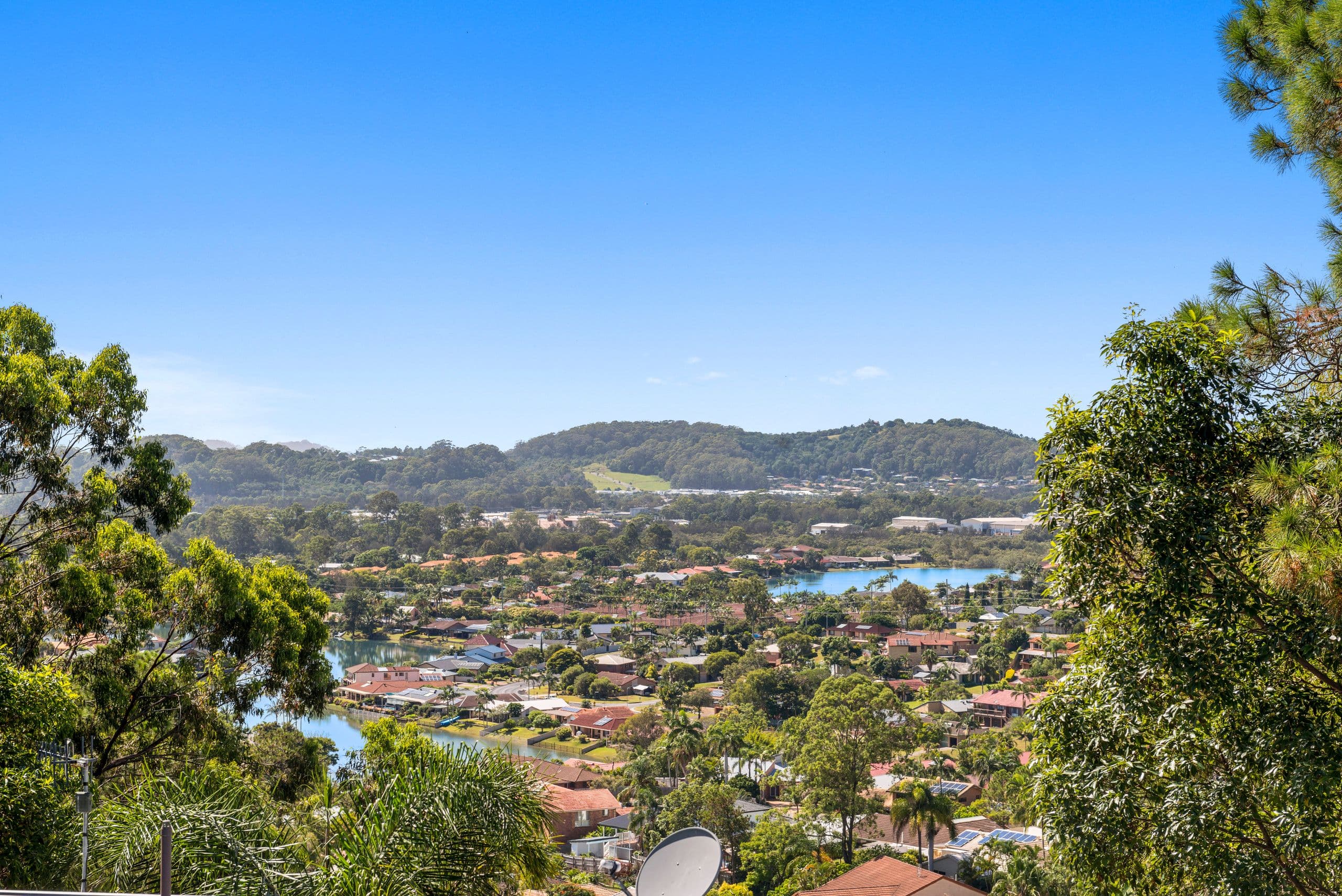 64 Doubleview Drive, Elanora QLD 4221, Elanora - Thumbnail 3