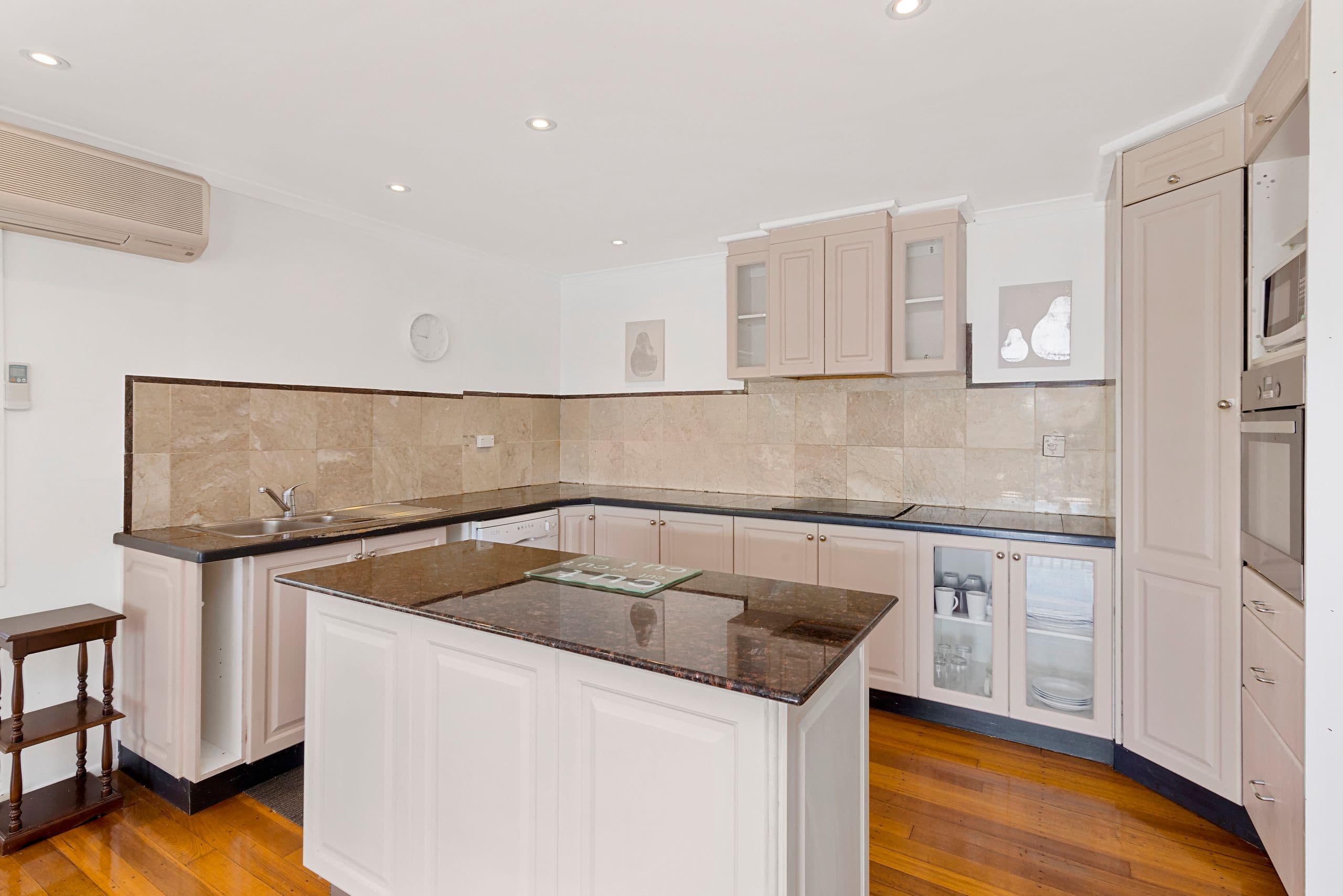 64 Doubleview Drive, Elanora QLD 4221, Elanora - Thumbnail 7