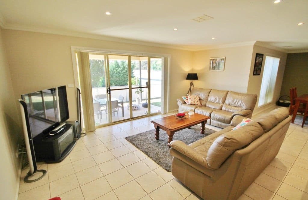 6 Hayden Place, Young NSW 2594, Young - Thumbnail 4