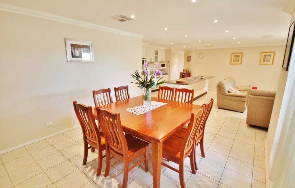6 Hayden Place, Young NSW 2594, Young - Thumbnail 5
