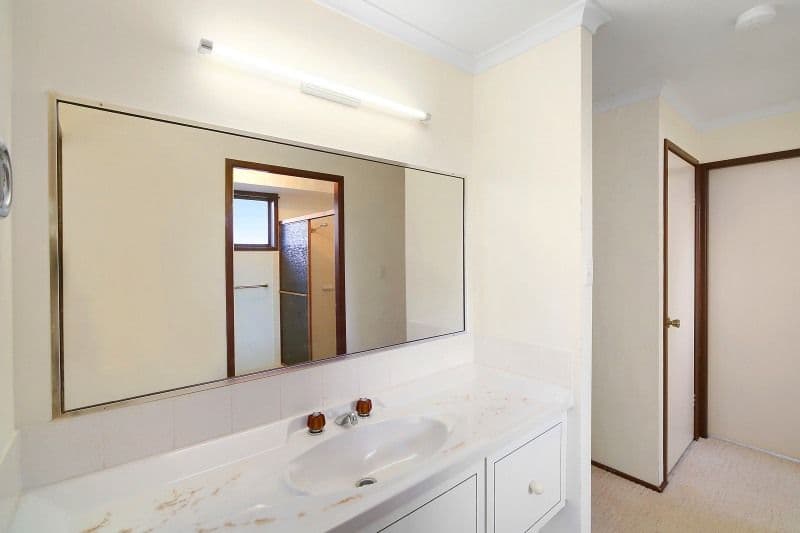 13 Lakewood Avenue, Green Point - Thumbnail 6