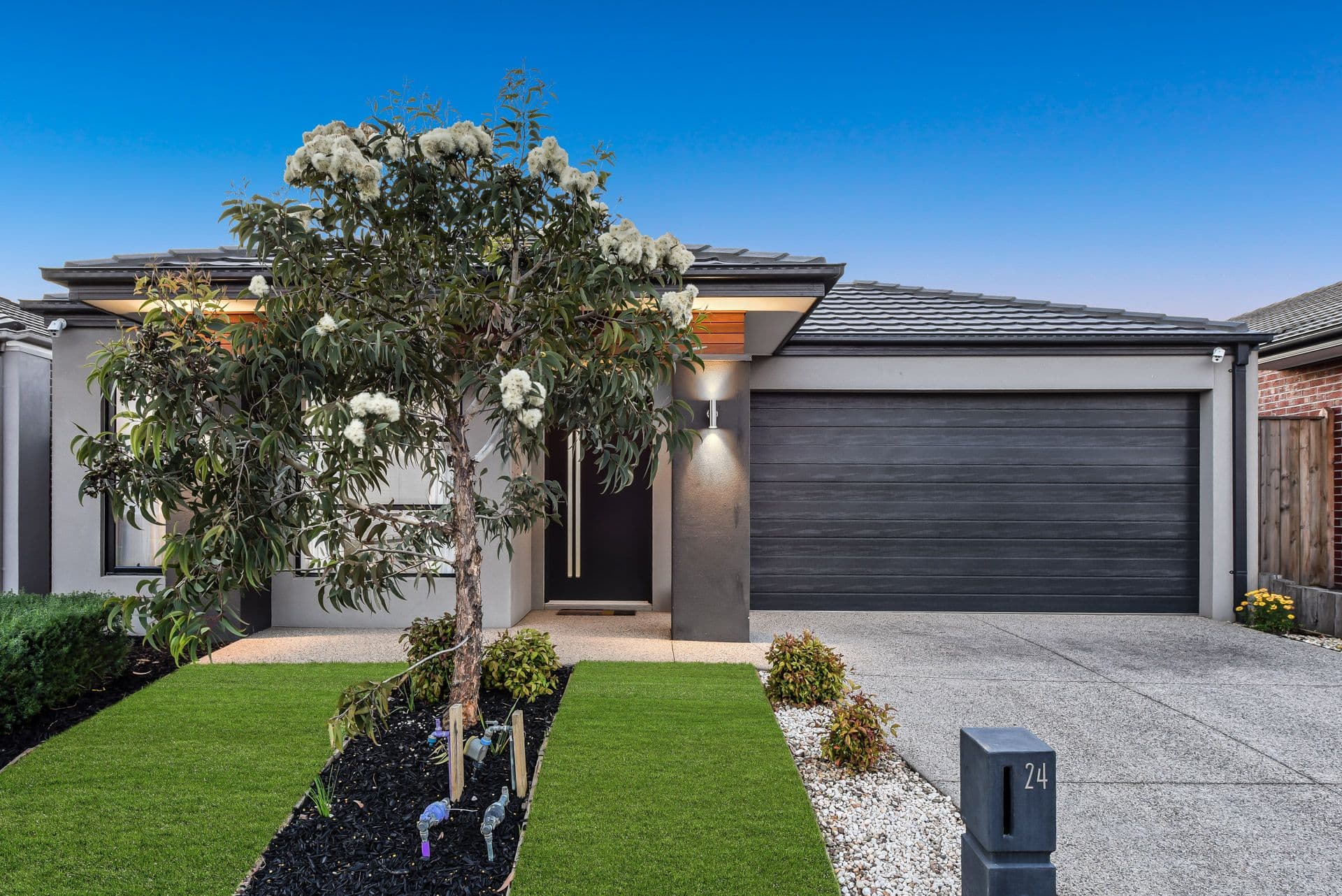24 blacksmith Way, Clyde North VIC 3978, Clyde North - Thumbnail 2