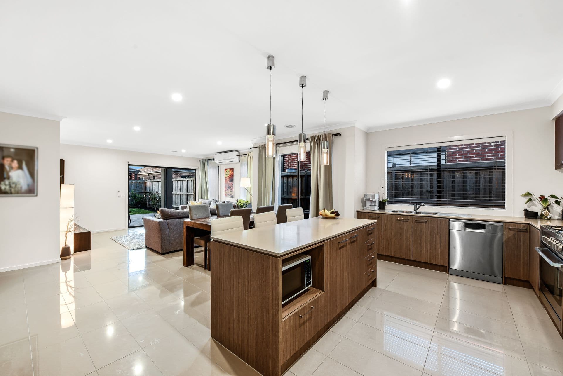 24 blacksmith Way, Clyde North VIC 3978, Clyde North - Thumbnail 4