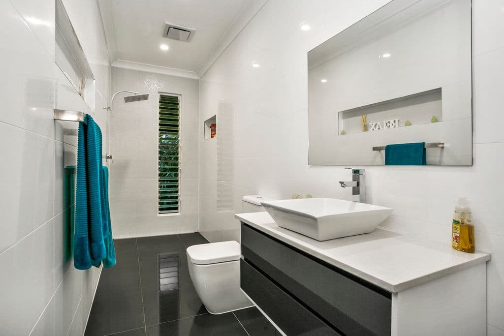 12 Larentia Street, Currumbin Waters QLD 4223, Currumbin Waters - Thumbnail 7