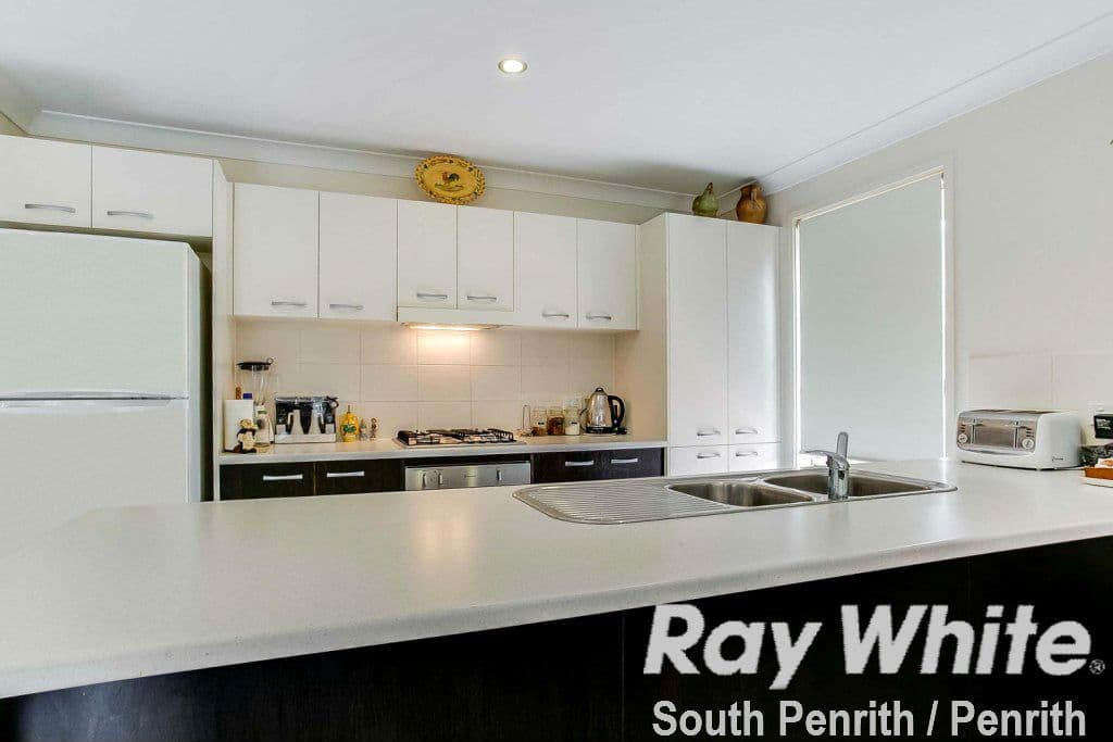 13 Wentworth Court, Sunbury, Sunbury - Thumbnail 2