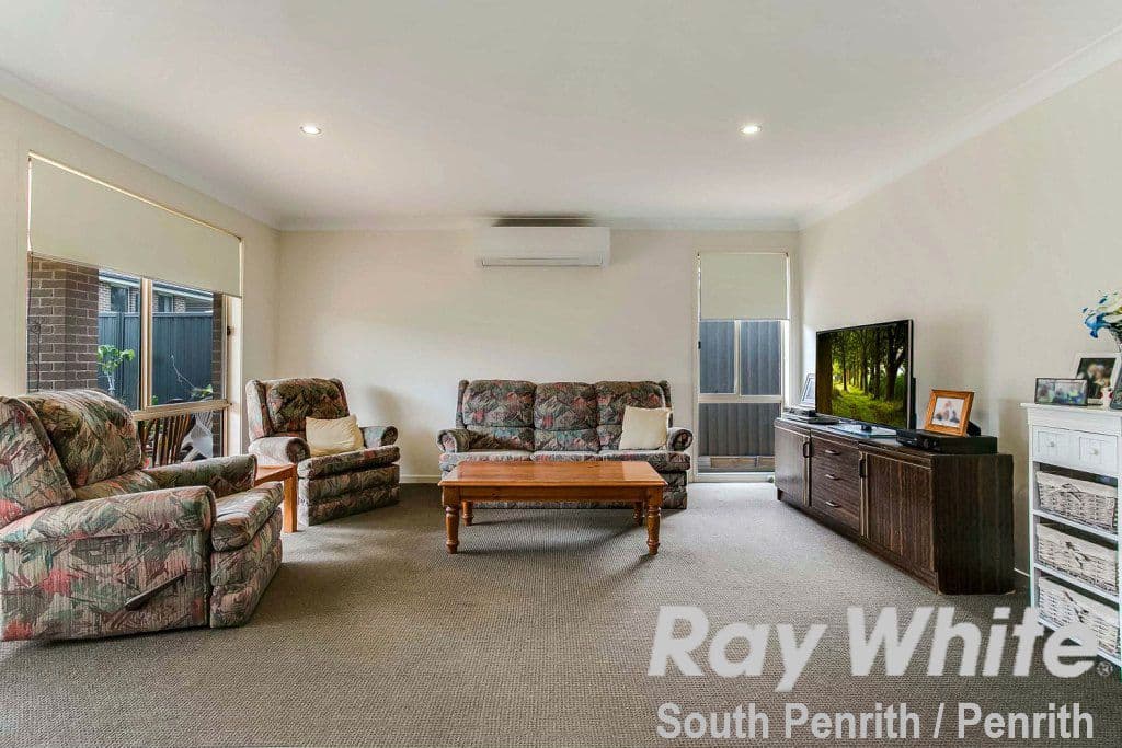 13 Wentworth Court, Sunbury, Sunbury - Thumbnail 3