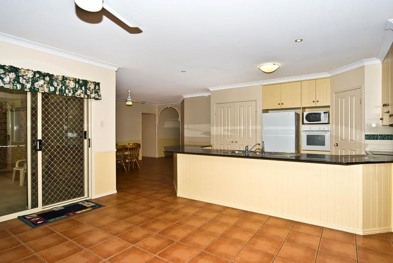 29 Diana Court, WITHCOTT QLD 4352, Withcott - Thumbnail 4