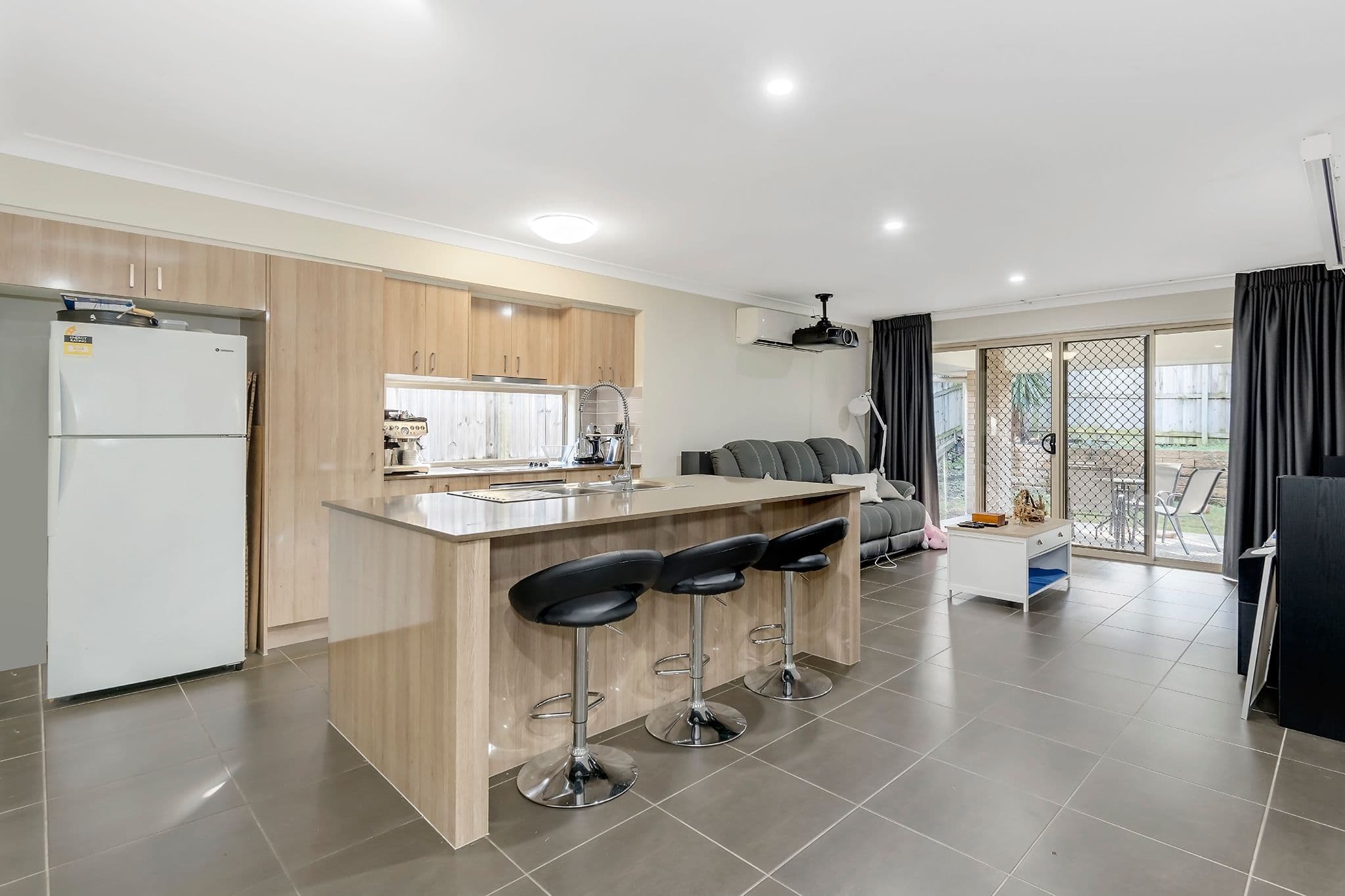 71 William Boulevard, Pimpama QLD 4209, Pimpama - Thumbnail 2