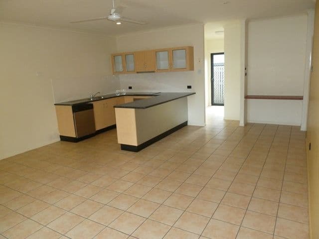 24 Meadow Street, NORTH MACKAY QLD 4740, North Mackay - Thumbnail 3