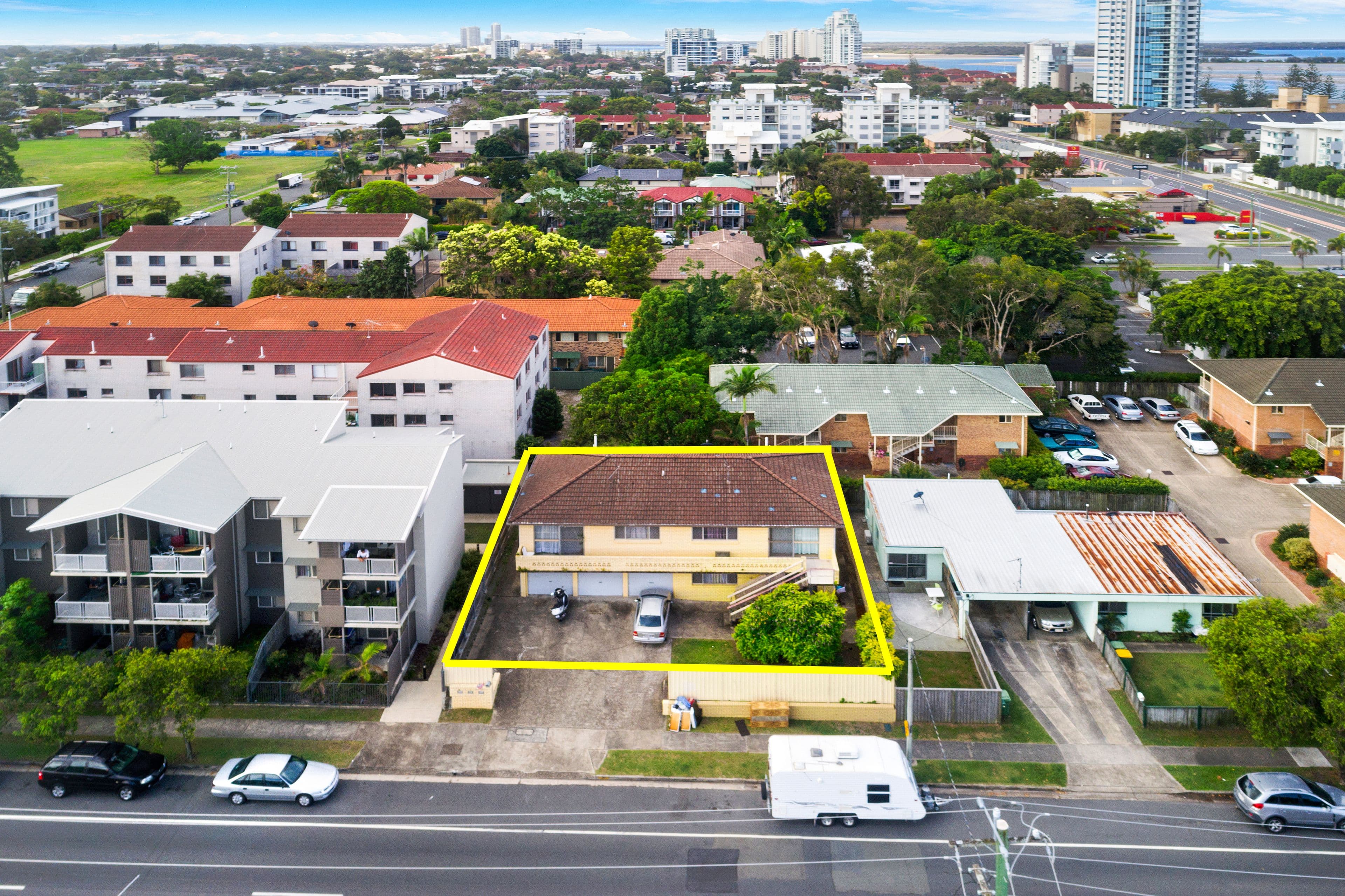 21 Robert Street, Labrador QLD 4215, Labrador - Thumbnail 2
