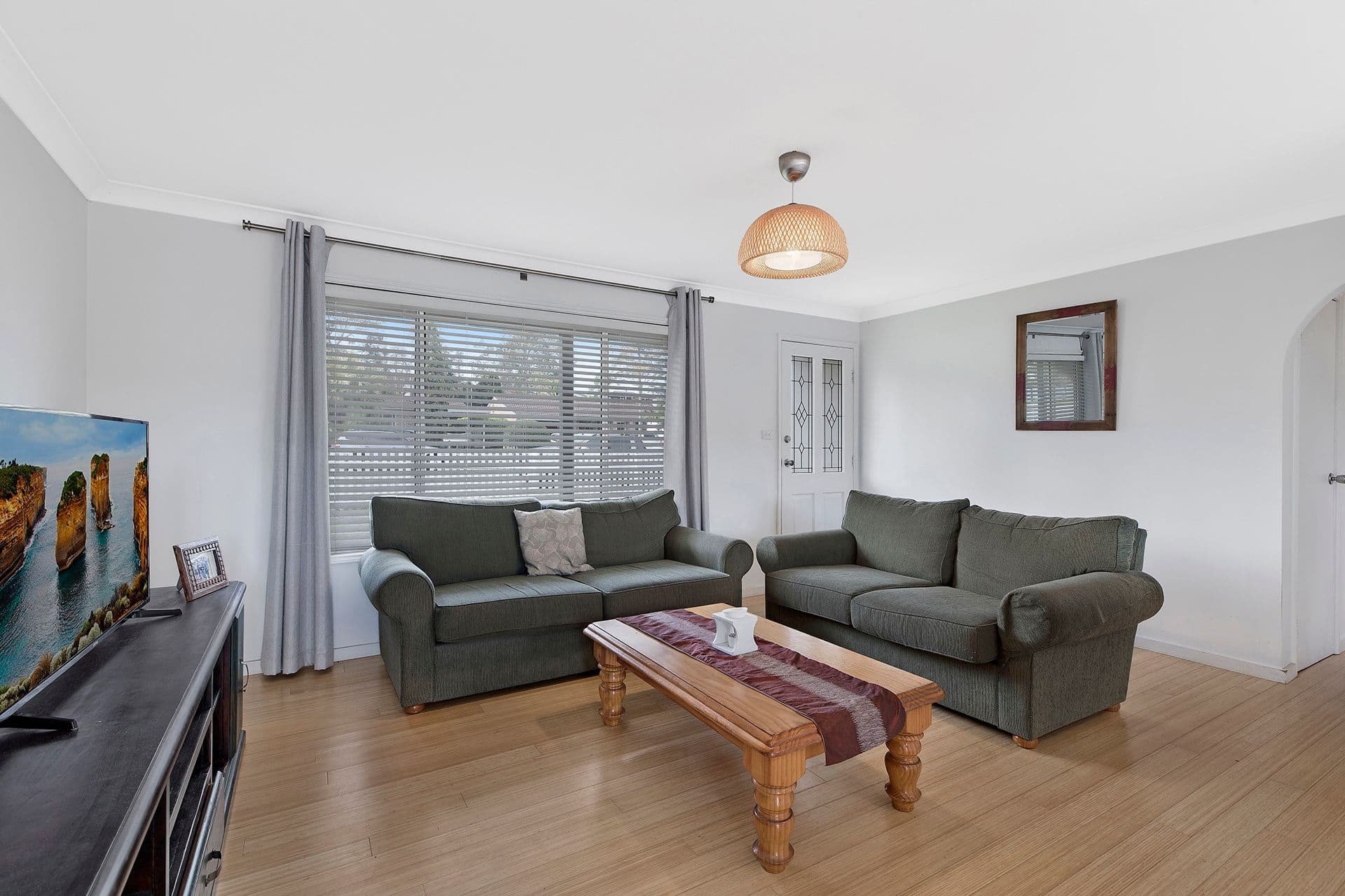 114 Kerry Crescent, Berkeley Vale - Thumbnail 2