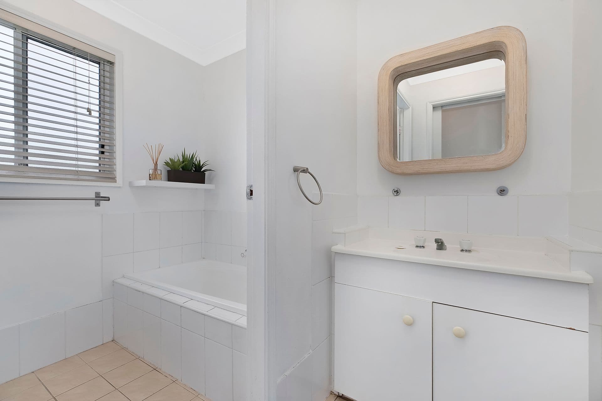 114 Kerry Crescent, Berkeley Vale - Thumbnail 6