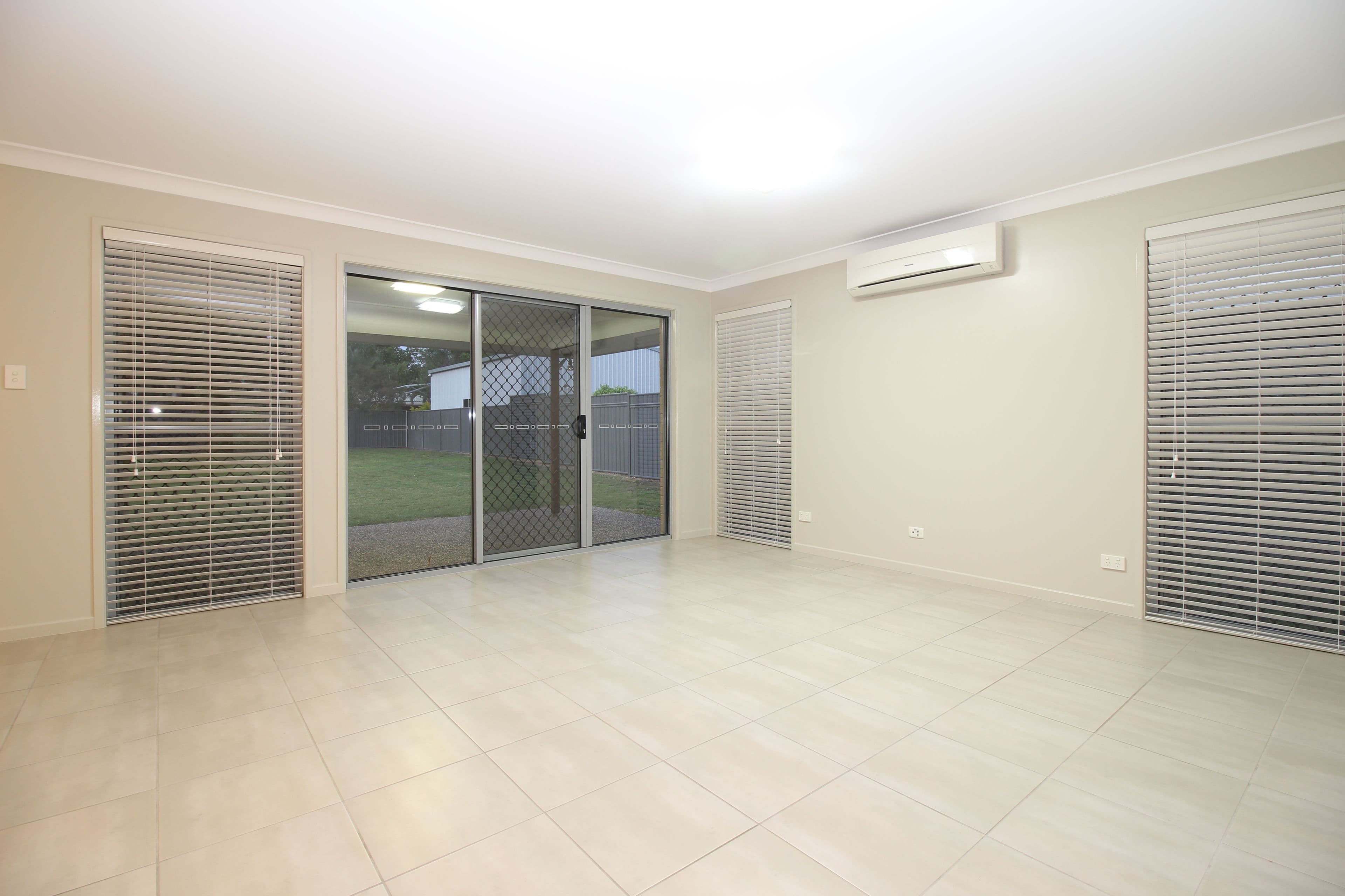25 Newman Drive, Emerald QLD 4720, Emerald - Thumbnail 5