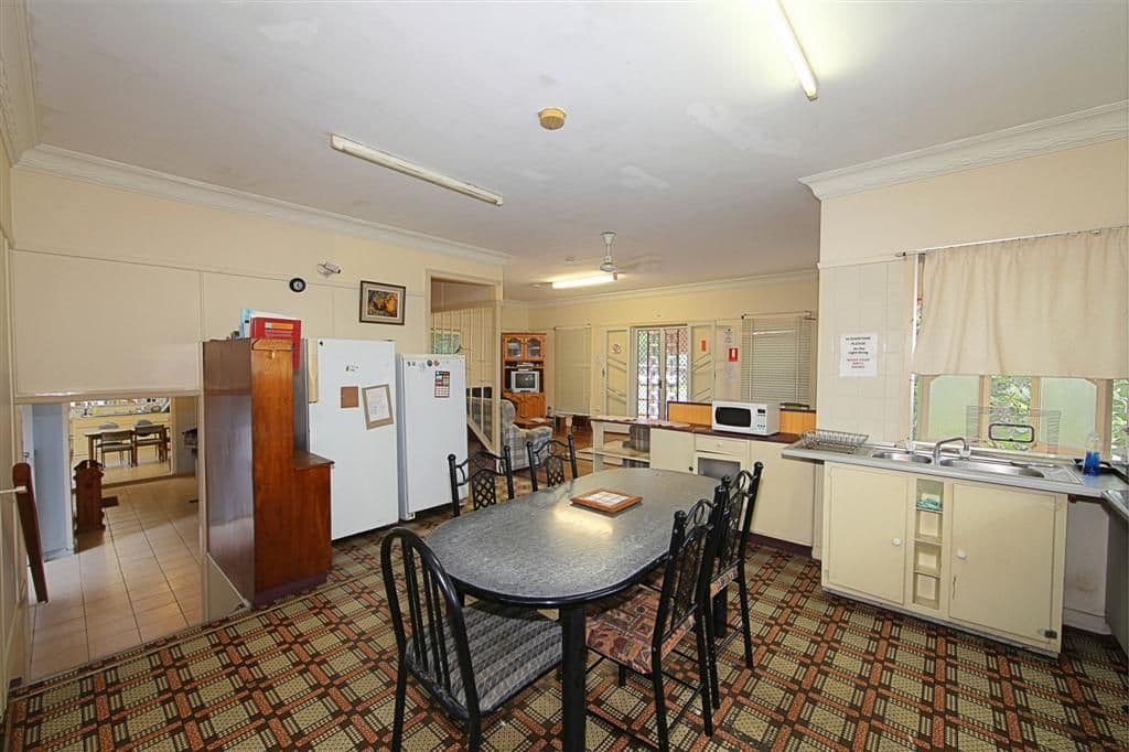 4  Hinkler Avenue, BUNDABERG NORTH QLD 4670, Bundaberg North - Thumbnail 6