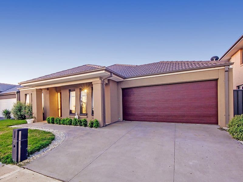 39 Lamington Drive, TARNEIT VIC 3029, Tarneit - Thumbnail 2
