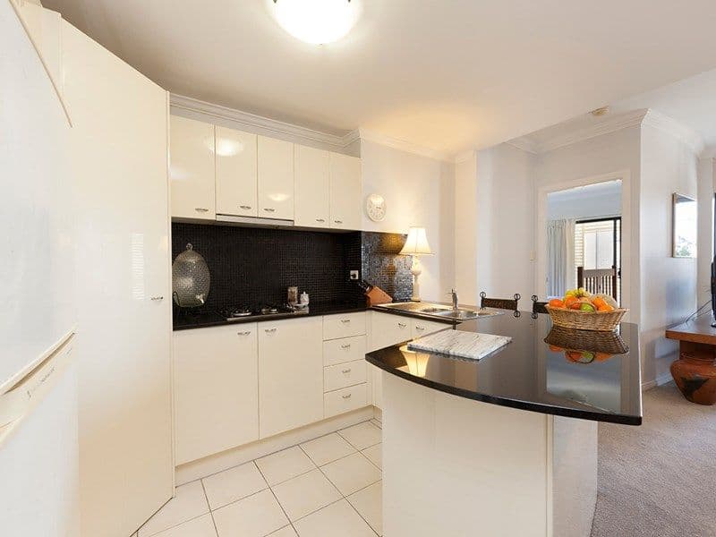 11 Grosvenor Road, Indooroopilly QLD 4068, Indooroopilly - Thumbnail 2