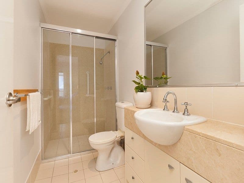 11 Grosvenor Road, Indooroopilly QLD 4068, Indooroopilly - Thumbnail 7