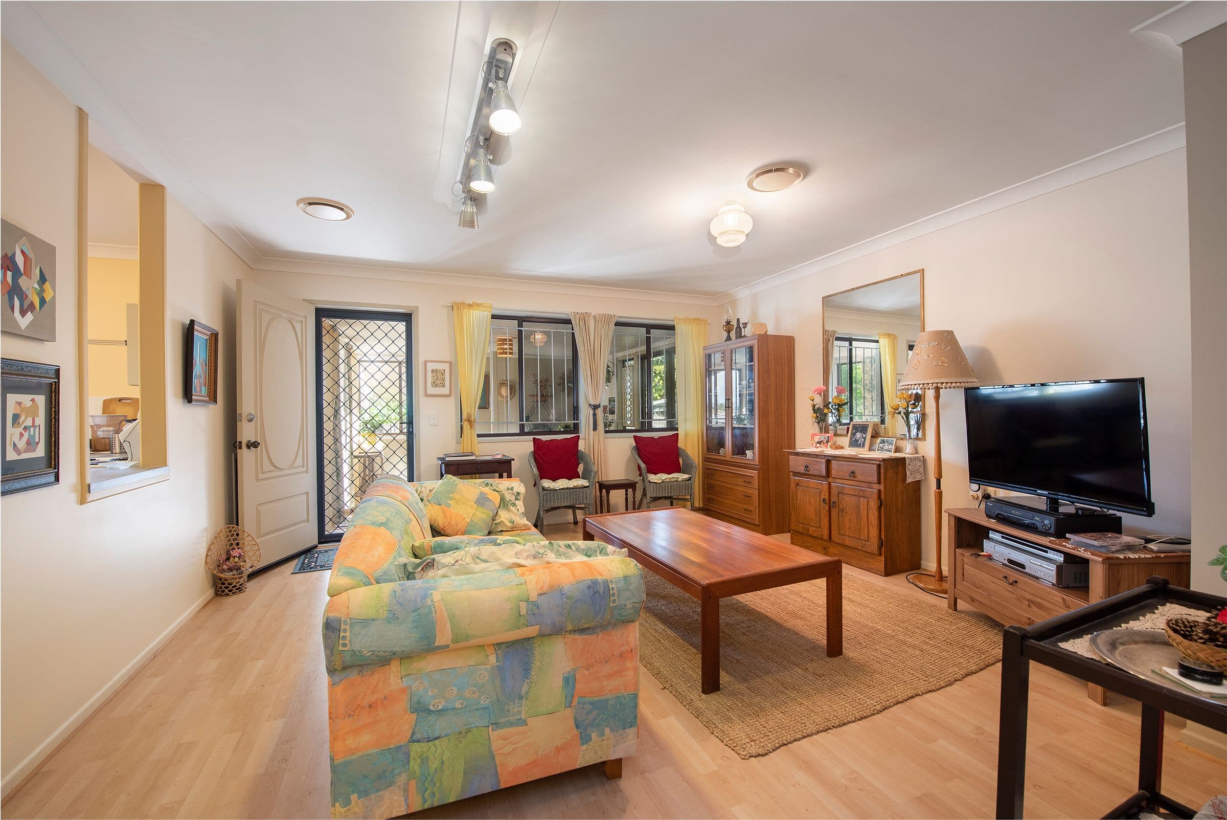 4 Cockatiel Court, Loganlea QLD 4131, Loganlea - Thumbnail 2