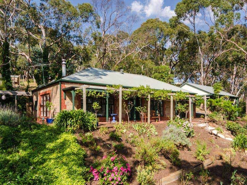 8 Hillview Street, CRAFERS WEST SA 5152, Crafers West - Image 1