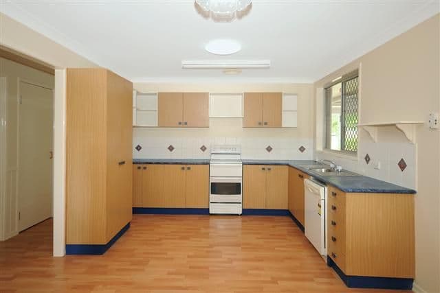 15 Gore Street, WESTBROOK QLD 4350, Westbrook - Thumbnail 4