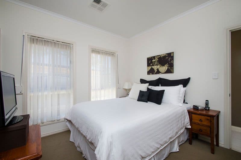 12 Cowra Crescent, PARK HOLME SA 5043, Park Holme - Thumbnail 5