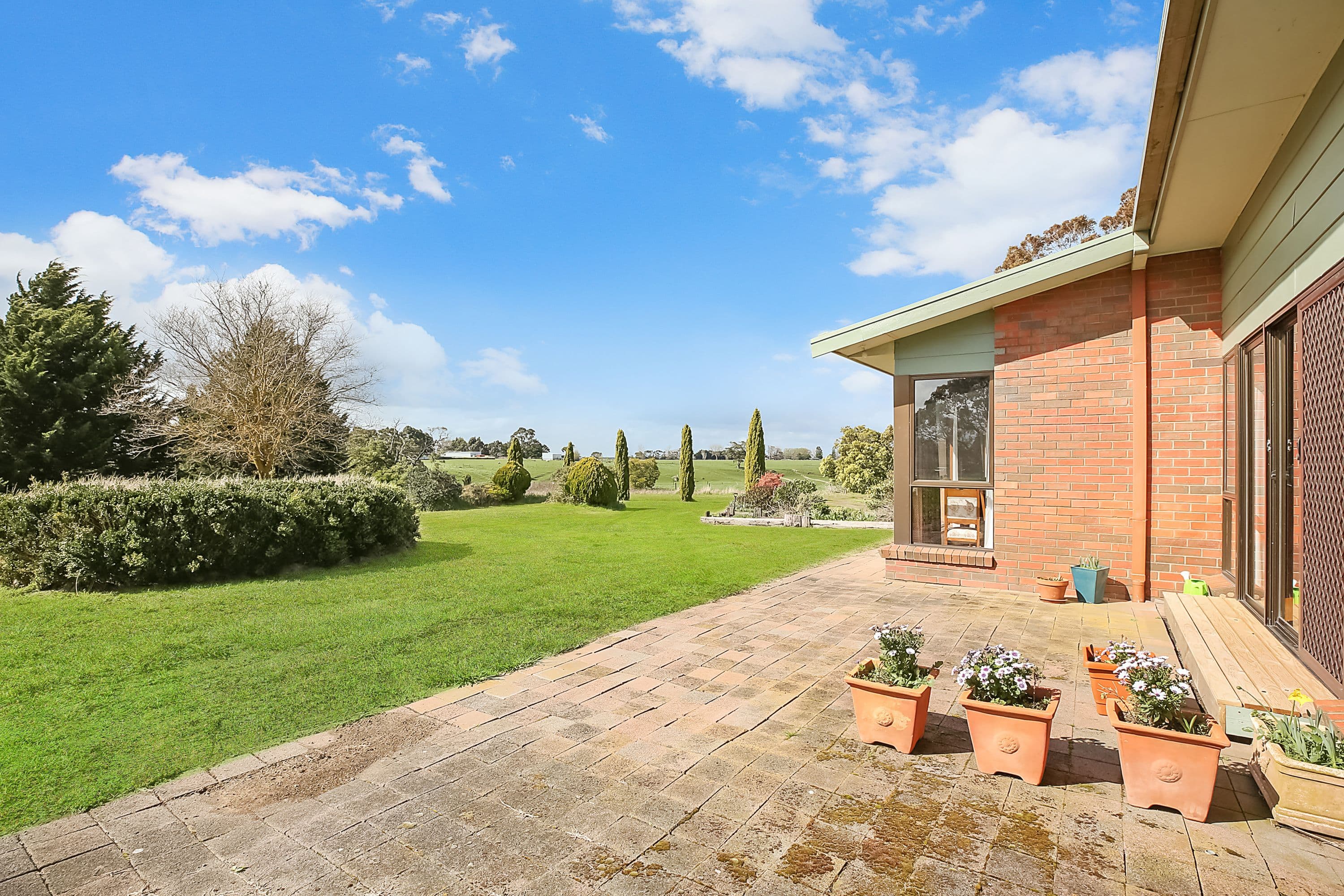 2 Clarke Street, Cobden VIC 3266, Cobden - Thumbnail 2