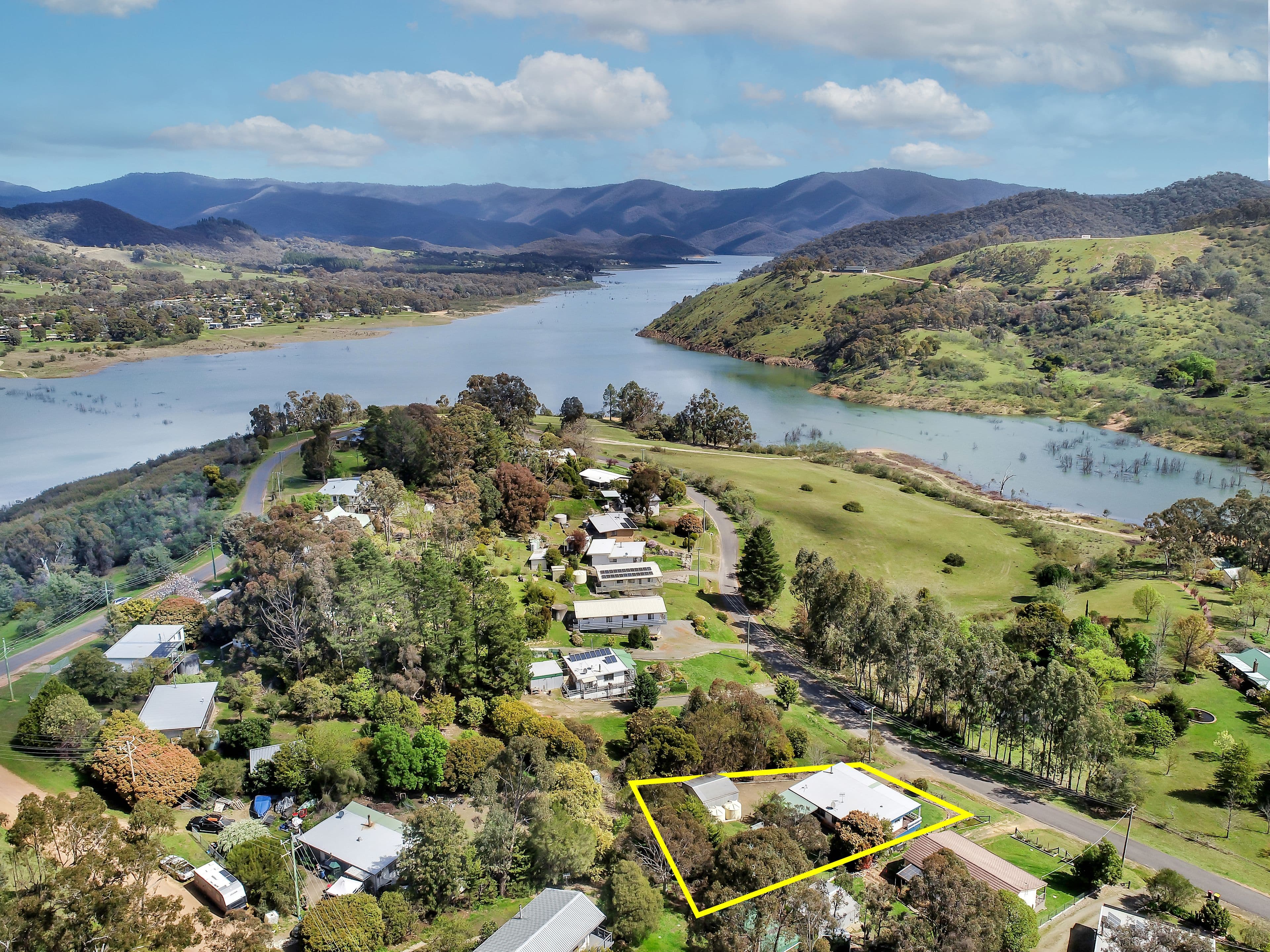 19 Willow Lake Drive, Macs Cove VIC 3723, Macs Cove - Thumbnail 2